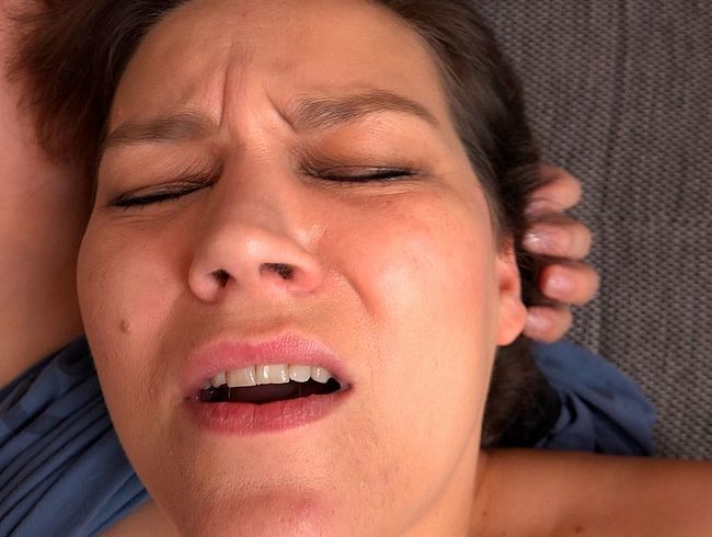 DaddysLuder's Porno Video: Wieso wird beim ars**fi**en meine fo**e so feucht?