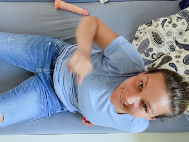 DaddysLuder Porno Video: Hörbar nasse MILF fo**e braucht es ganz dringend!
