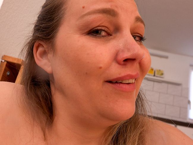 DaddysLuder Porno Video: Ich wollte einfach nur squirten und am Ende liefen mir die Tränen vor Freude