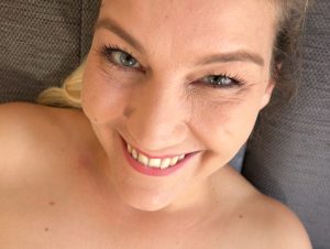DaddysLuder Porno Video: Mit sper*a im Loch kann ich einfach besser kommen